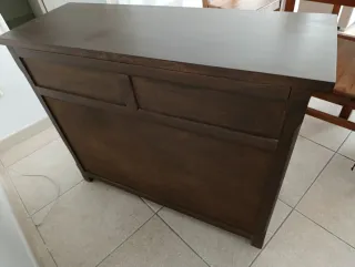Cómoda madera oscura años 70.