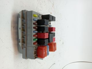 CAJA RELES / FUSIBLES ALFA ROMEO GT (125) (2)