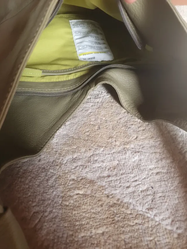 Bolsa verde de couro