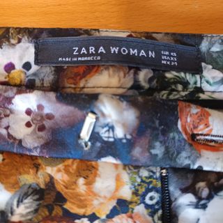 Pantalón Zara estampado floral