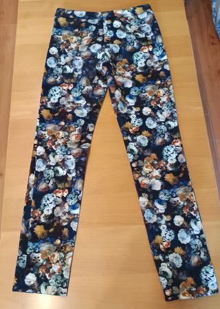 Pantalón Zara estampado floral