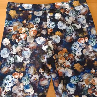 Pantalón Zara estampado floral
