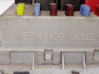 CAJA RELES / FUSIBLES ALFA ROMEO 147 (190) (2)