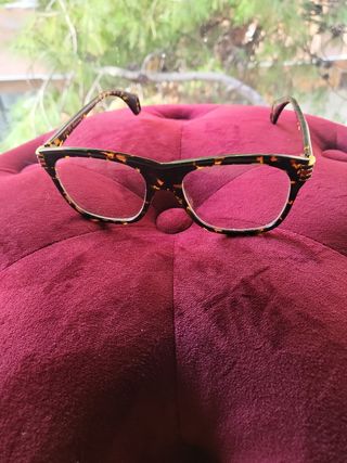 Gafas de diseño tortuga y oro