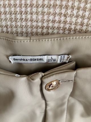 Pantalón polipiel mujer Bershka Talla L