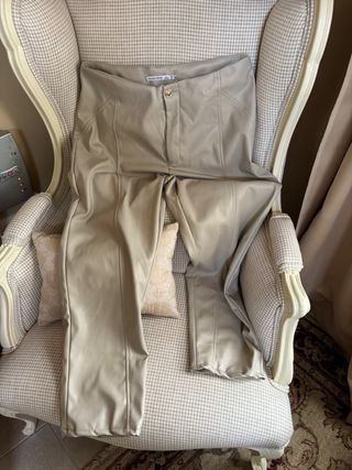Pantalón polipiel mujer Bershka Talla L