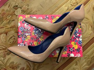 Scarpe décolleté vernice tacco nude