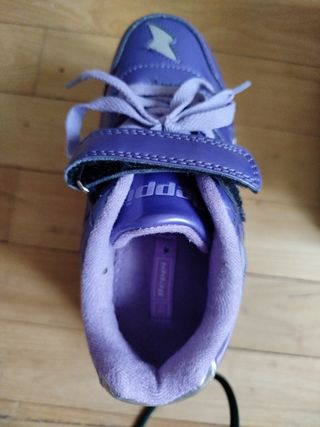 Patines 4 ruedas morados Talla 31
