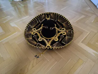 Sombrero Mexicano Negro y Dorado