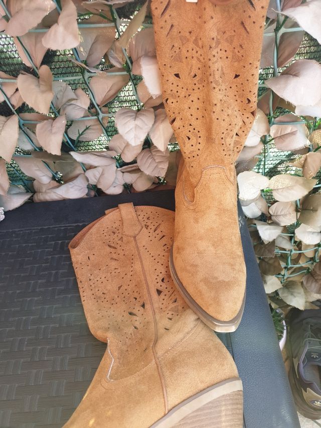 Stivali scamosciati donna Usato pochissimo