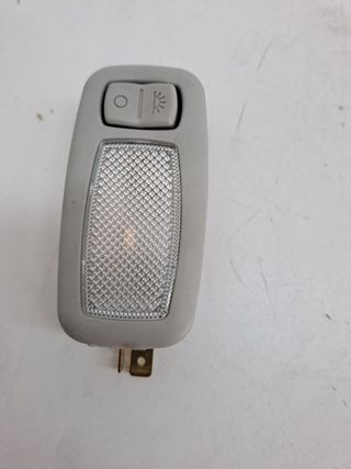 LUZ INTERIOR KIA NIRO (17)