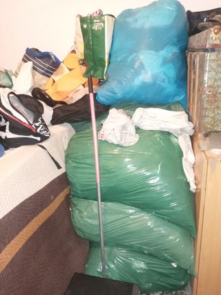 Lote de bolsas y artículos varios