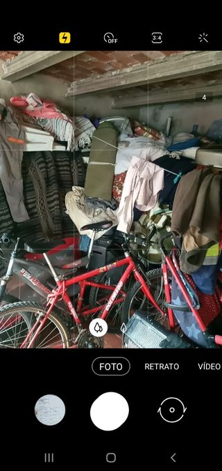 Lote de bolsas y artículos varios