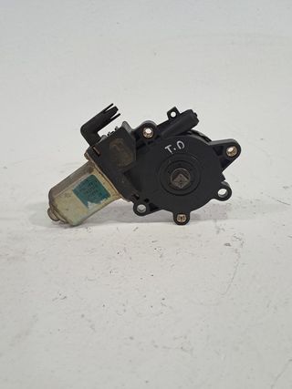MOTOR ELEVALUNAS TRASERO DERECHO NISSAN X-TRAIL (T31)