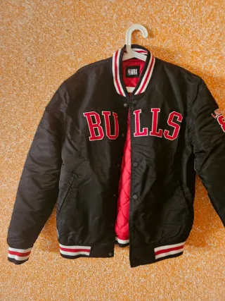 Chaqueta NBA Bulls Negra y Roja