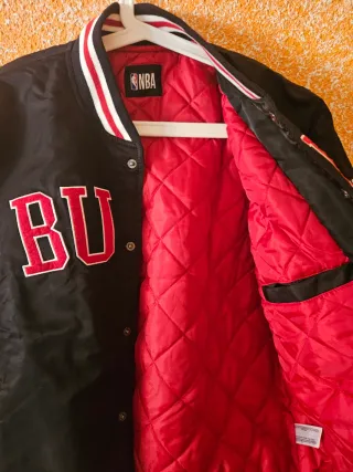 Chaqueta NBA Bulls Negra y Roja