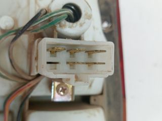 PILOTO TRASERO IZQUIERDO MITSUBISHI MONTERO (L040)