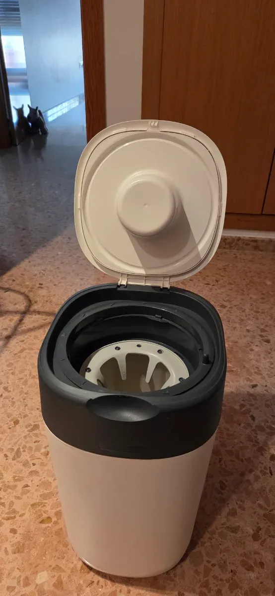Contenedor de pañales Tommee Tippee