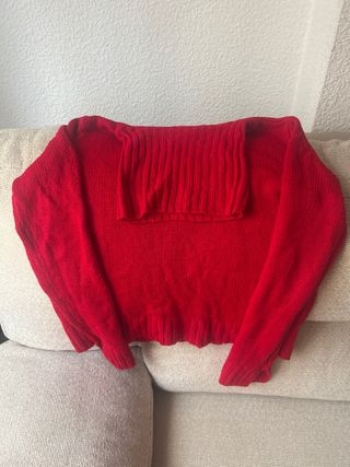 Jersey rojo cuello alto