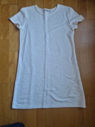 Vestido blanco Stradivarius manga corta
