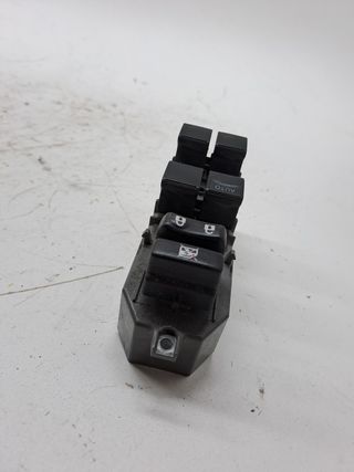 MANDO ELEVALUNAS DELANTERO IZQUIERDO TOYOTA YARIS (9)