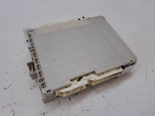 CAJA RELES / FUSIBLES TOYOTA YARIS (13)