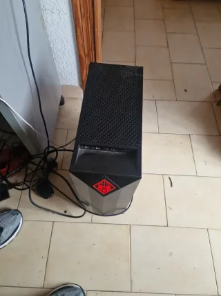 Torre HP OMEN i5-9400F 16GB SSD GTX 1660