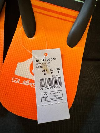 Chaleco Alessandro Zavetti  y chanclas Quicksilver