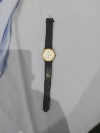 Reloj Lotus Dorado Correa Negra