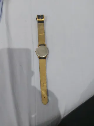 Reloj Lotus Dorado Correa Negra