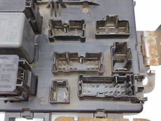 CAJA RELES / FUSIBLES NISSAN TERRANO/TERRANO.II (R20) (10)
