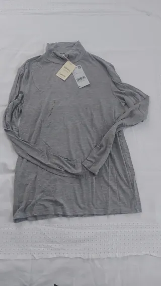 Camiseta MNG gris