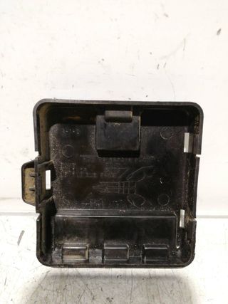 CAJA RELES / FUSIBLES MITSUBISHI MONTERO (V20/V40)
