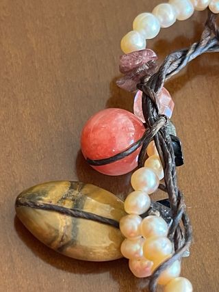 Pulsera multicolor con perlas  y piedras naturales