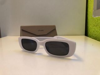 Gafas de sol blancas y negras