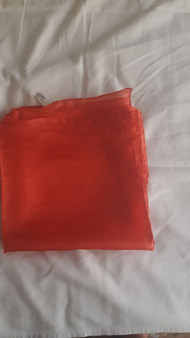 Pañuelo seda transparente rojo