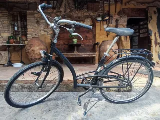 Bicicleta de paseo negra