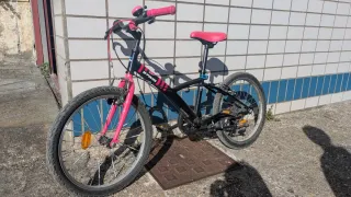 Bicicleta BTWIN 20 Rosa y Negra