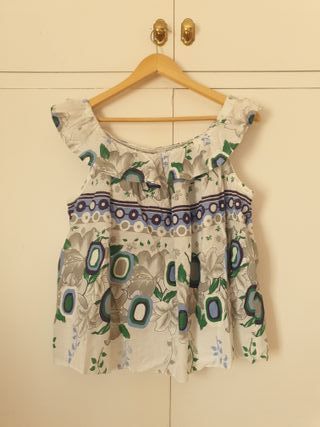 Blusa hecha a mano con volantes