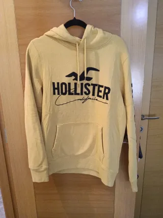 Sudadera Hollister color mostaza 