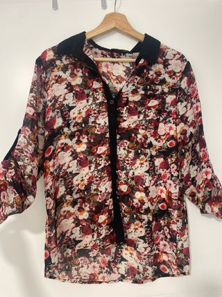 Lote de ropa de varias marcas talla S. 
