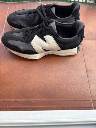 Zapatillas New Balance Negras y Blancas