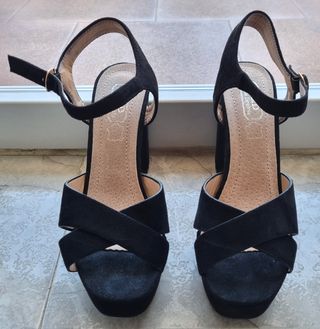 Sandalias de tacón negras