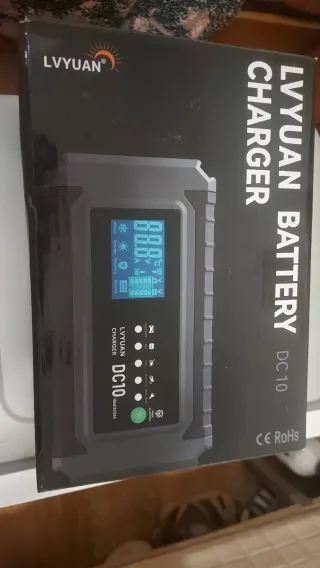 Cargador Batería Coche LVYUAN DC10