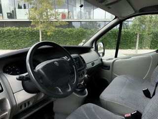 Renault Trafic L1H1 - MUY POCOS KM