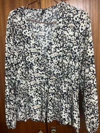 Blusa floral manga larga