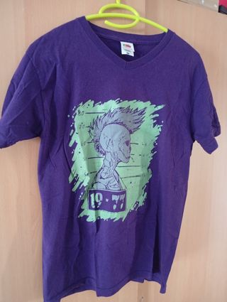 Camiseta Fruit of the Loom Punk Morada
