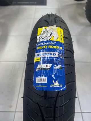 Neumático Michelin Road 4 120/70-ZR17 nuevo
