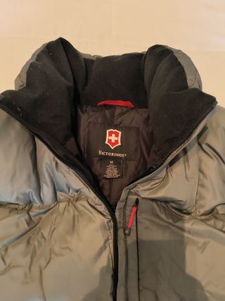 Chaqueta Plumas Victorinox Talla M gris plateado. 