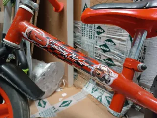 Bici de aprendizaje infantil roja